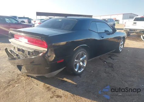 2014 Dodge Challenger Sxt z USA, uszkodzony, nr VIN 2C3CDYAG1EH195514